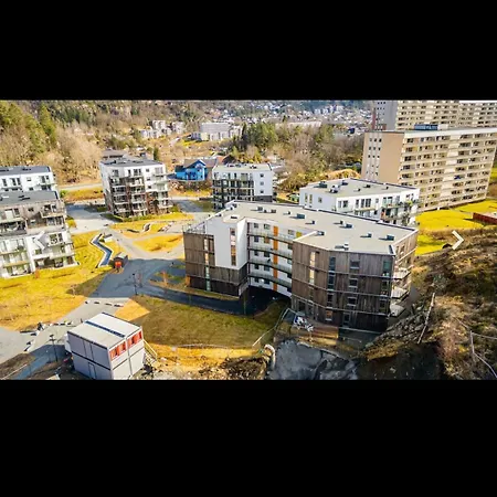 Bright & Spacious 3 Bedroom In Fyllingsdalen, Vestlundveien 24 F, West 아파트 *