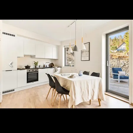 Bright & Spacious 3 Bedroom In Fyllingsdalen, Vestlundveien 24 F, West 아파트 베르겐